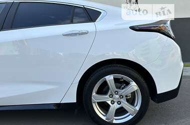 Хэтчбек Chevrolet Volt 2017 в Киеве