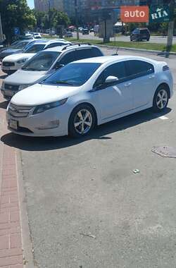 Хэтчбек Chevrolet Volt 2015 в Киеве