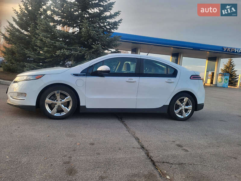 Хэтчбек Chevrolet Volt 2013 в Золотоноше