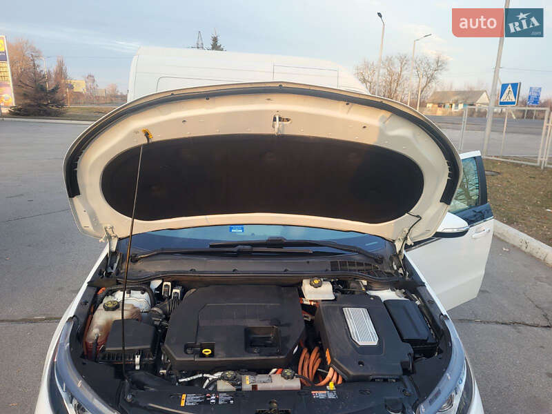 Хэтчбек Chevrolet Volt 2013 в Золотоноше