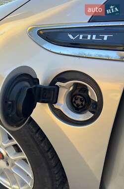 Хэтчбек Chevrolet Volt 2015 в 