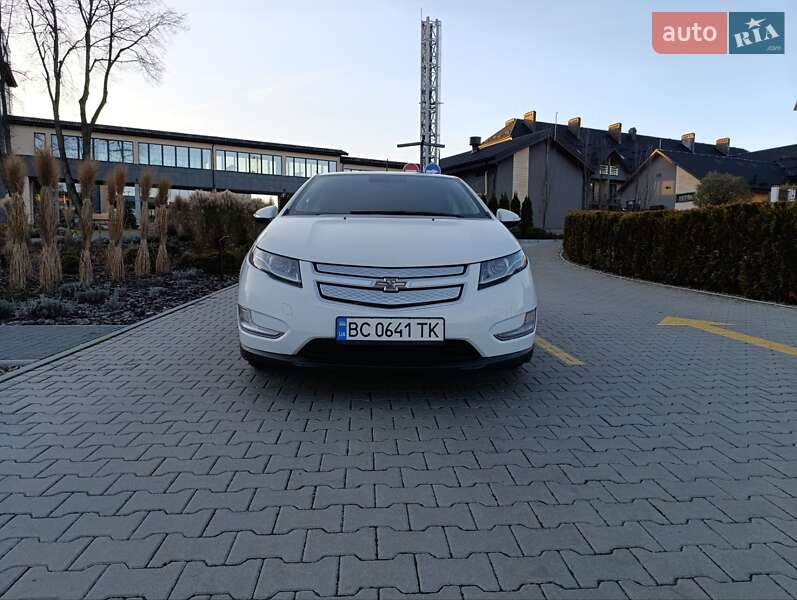 Хэтчбек Chevrolet Volt 2015 в Стрые