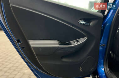 Хэтчбек Chevrolet Volt 2016 в 