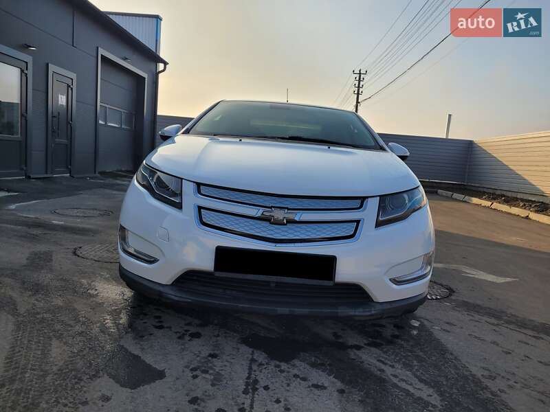 Хэтчбек Chevrolet Volt 2014 в Умани
