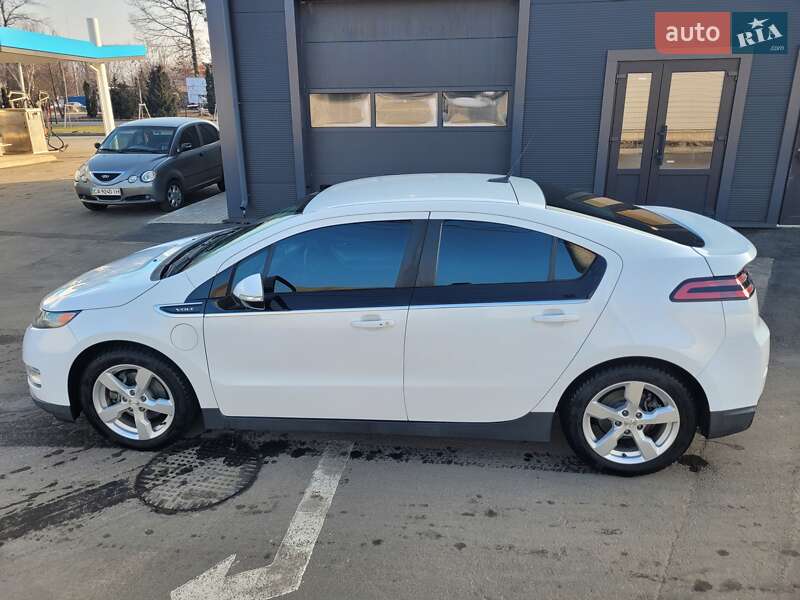 Хэтчбек Chevrolet Volt 2014 в Умани