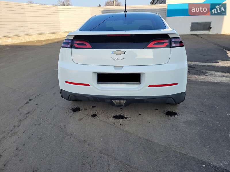 Хэтчбек Chevrolet Volt 2014 в Умани