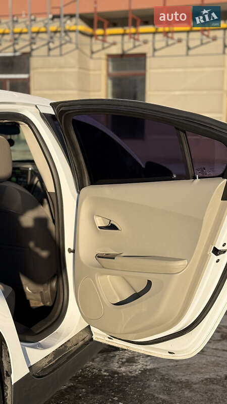 Хетчбек Chevrolet Volt 2013 в Умані