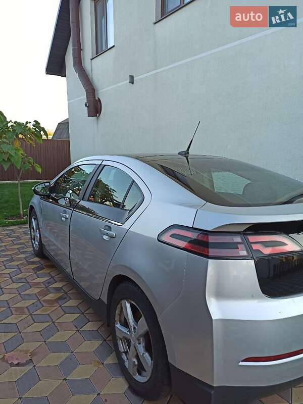 Хэтчбек Chevrolet Volt 2012 в Киеве