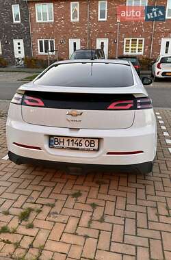 Хэтчбек Chevrolet Volt 2014 в 