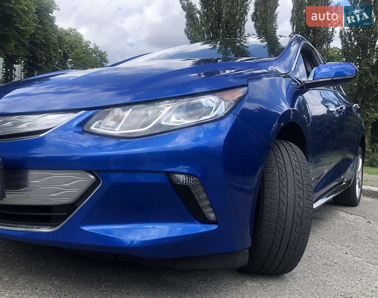 Хэтчбек Chevrolet Volt 2015 в Киеве