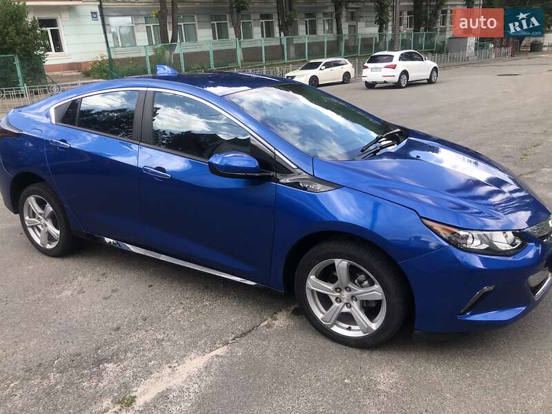 Хэтчбек Chevrolet Volt 2015 в Киеве