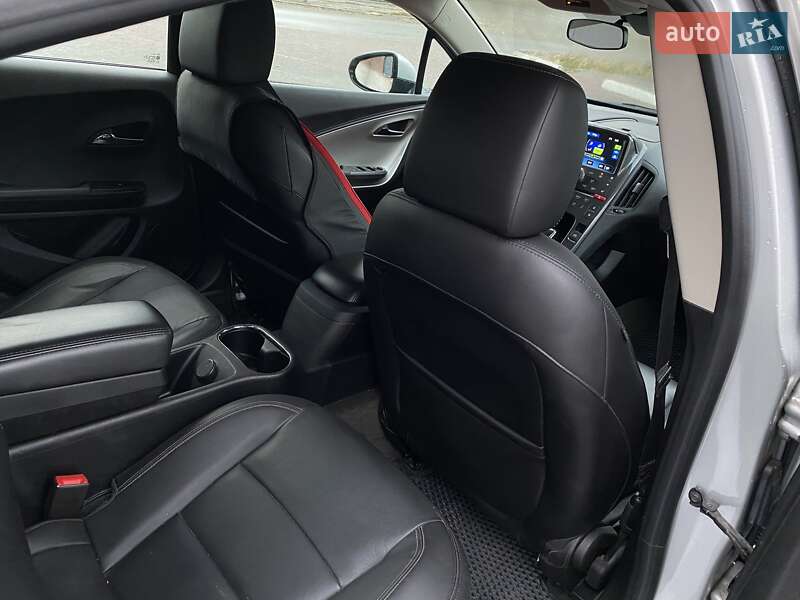 Хэтчбек Chevrolet Volt 2014 в Днепре