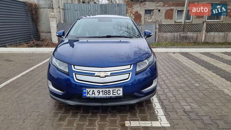 Хэтчбек Chevrolet Volt 2013 в 