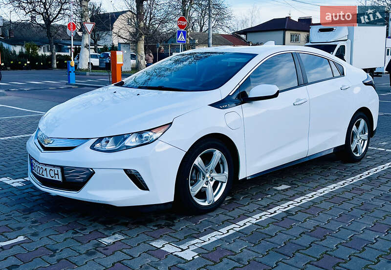 Хэтчбек Chevrolet Volt 2016 в 