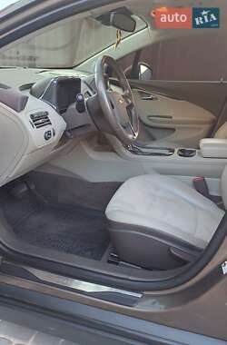 Хэтчбек Chevrolet Volt 2013 в 