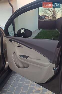 Хэтчбек Chevrolet Volt 2013 в 