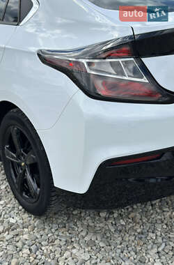 Хэтчбек Chevrolet Volt 2016 в 