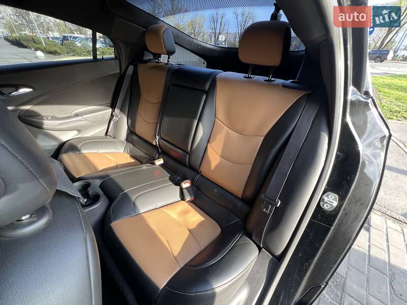 Хетчбек Chevrolet Volt 2016 в Харкові