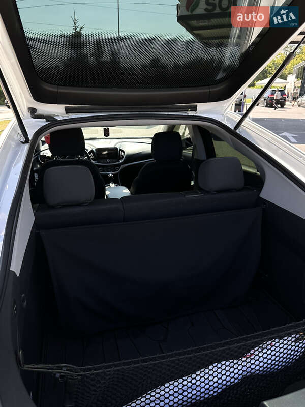 Хэтчбек Chevrolet Volt 2018 в Днепре