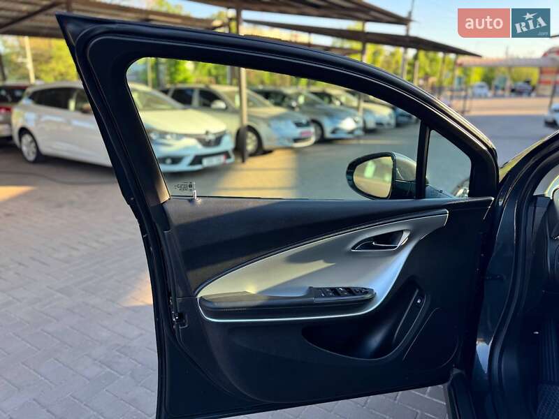 Хэтчбек Chevrolet Volt 2014 в Кривом Роге