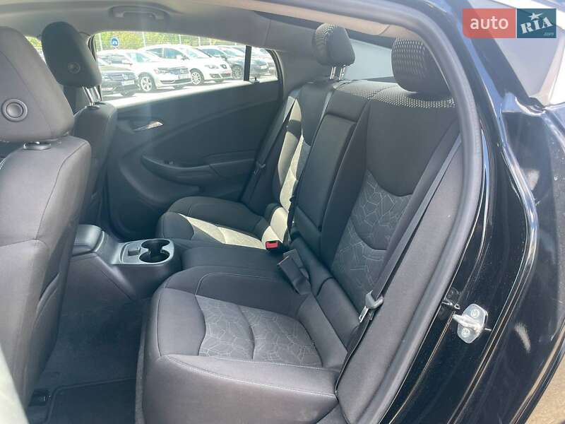 Хэтчбек Chevrolet Volt 2018 в Киеве