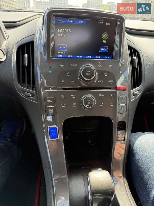 Хэтчбек Chevrolet Volt 2015 в Киеве