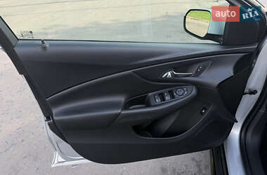 Хэтчбек Chevrolet Volt 2016 в 
