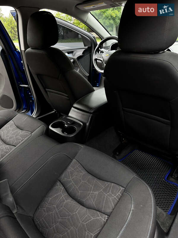 Хетчбек Chevrolet Volt 2016 в Чугуєві