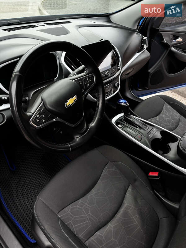 Хетчбек Chevrolet Volt 2016 в Чугуєві