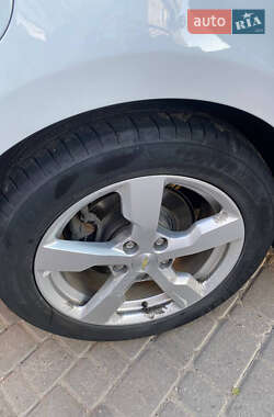 Хетчбек Chevrolet Volt 2012 в 