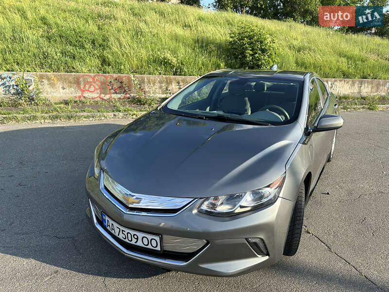 Хэтчбек Chevrolet Volt 2015 в Киеве