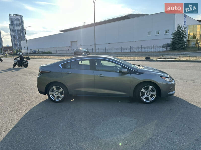 Хэтчбек Chevrolet Volt 2015 в Киеве