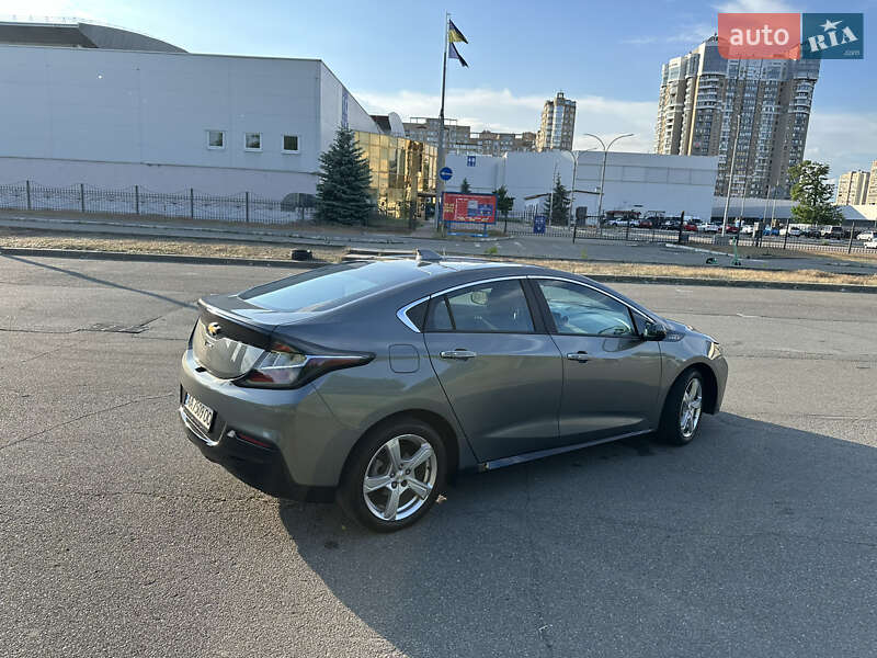 Хэтчбек Chevrolet Volt 2015 в Киеве