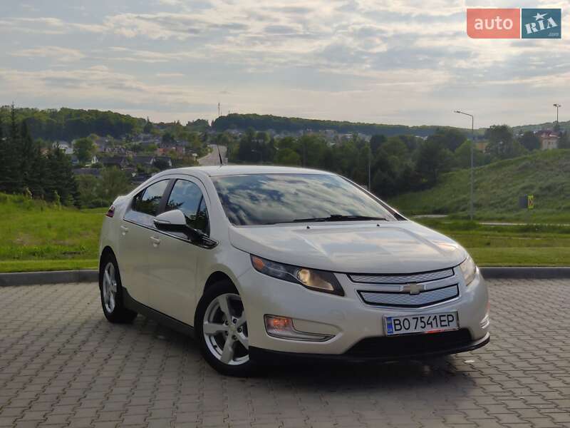 Хэтчбек Chevrolet Volt 2013 в 