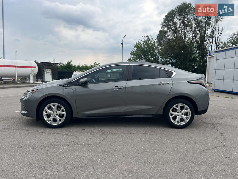Хэтчбек Chevrolet Volt 2015 в Запорожье