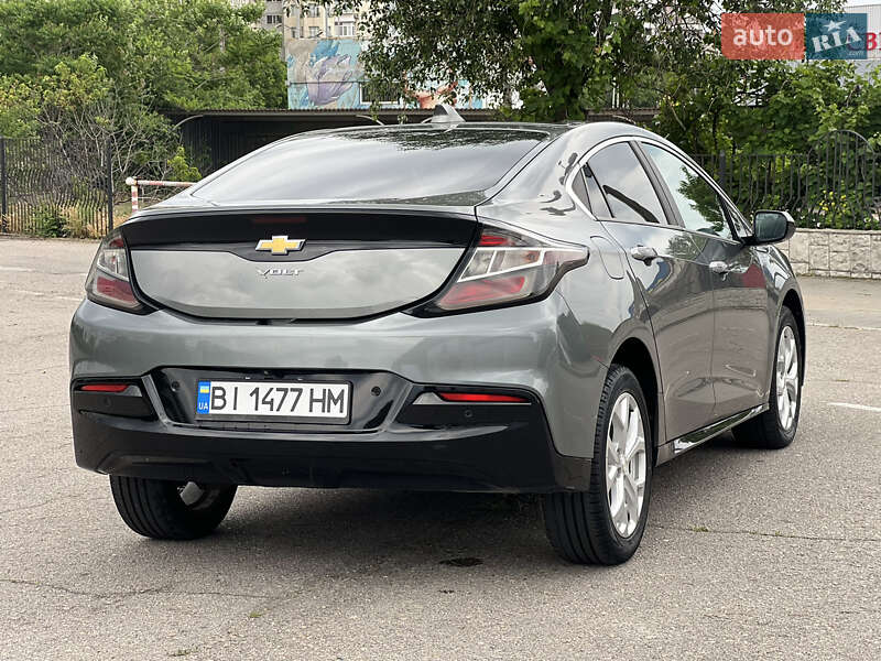 Хэтчбек Chevrolet Volt 2015 в Запорожье