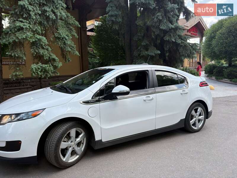 Хэтчбек Chevrolet Volt 2015 в Полтаве