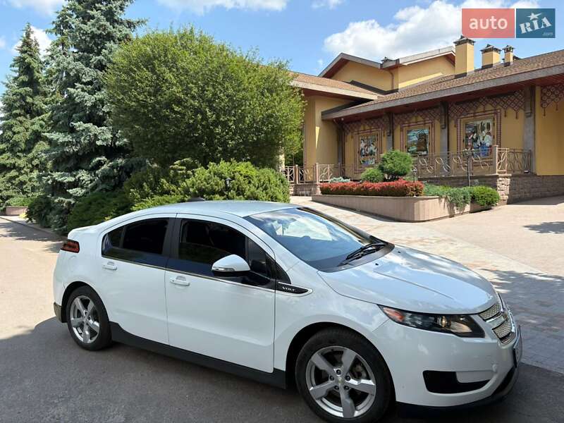 Хэтчбек Chevrolet Volt 2015 в Полтаве фото 2 Хэтчбек Chevrolet Volt 2015 в Полтаве