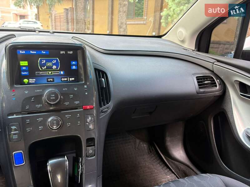 Хэтчбек Chevrolet Volt 2015 в Полтаве