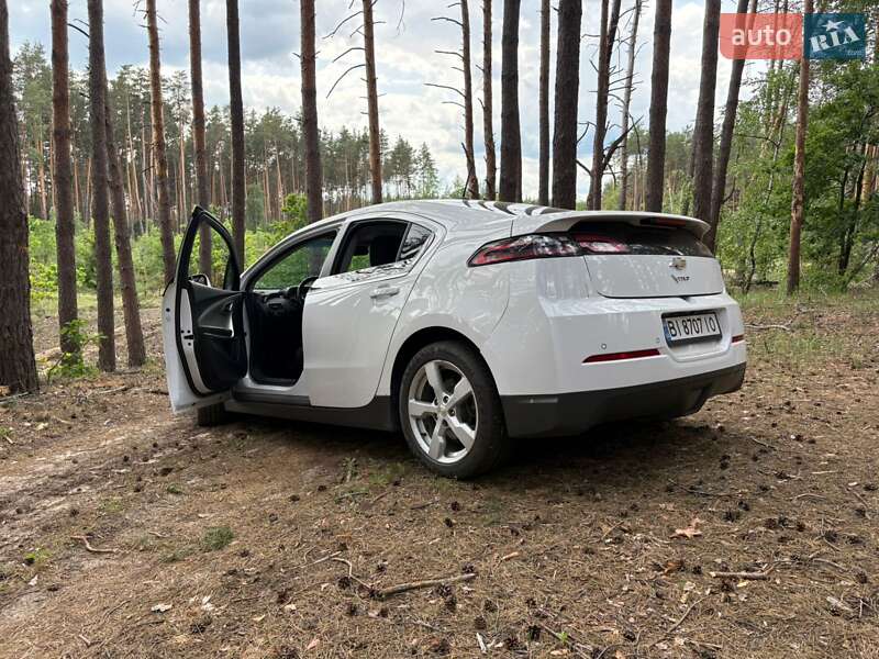Хэтчбек Chevrolet Volt 2015 в Полтаве