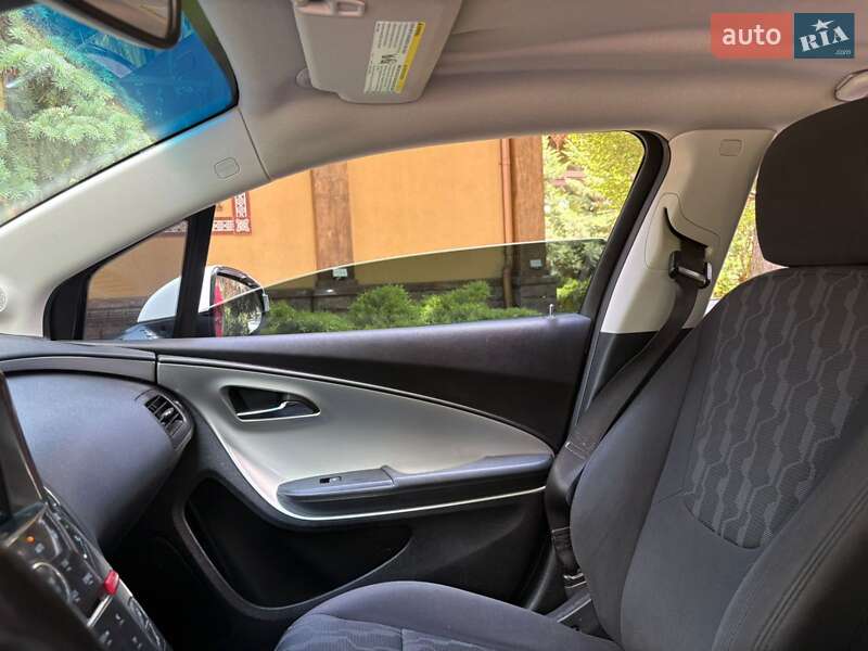 Хэтчбек Chevrolet Volt 2015 в Полтаве фото 22 Хэтчбек Chevrolet Volt 2015 в Полтаве