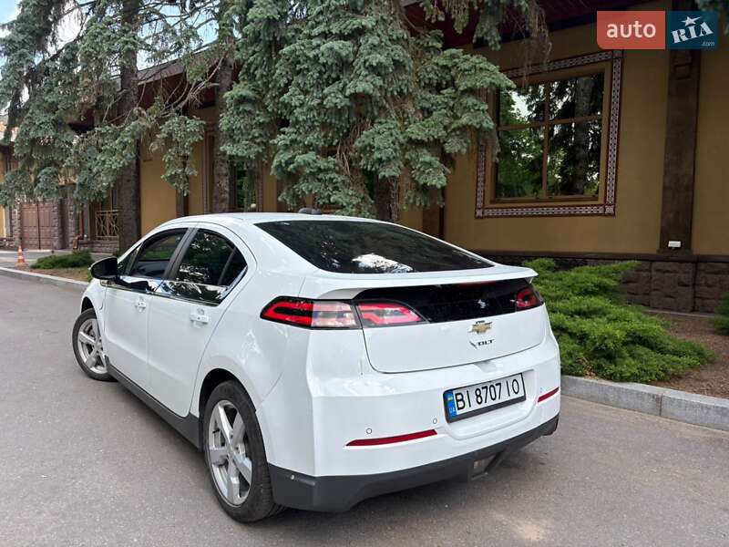 Хэтчбек Chevrolet Volt 2015 в Полтаве