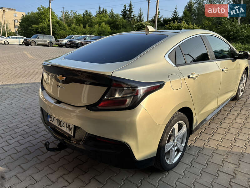 Хэтчбек Chevrolet Volt 2016 в Хмельницком