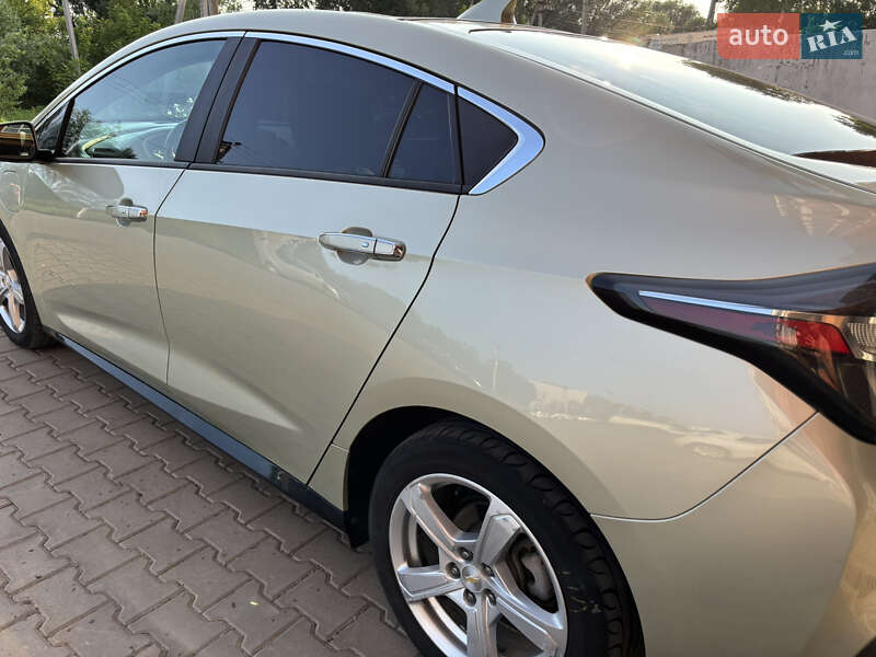 Хэтчбек Chevrolet Volt 2016 в Хмельницком