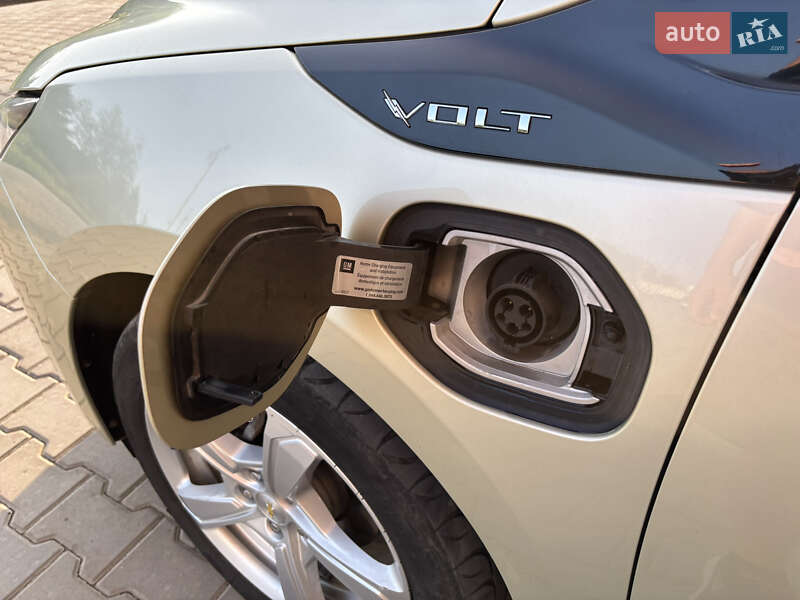 Хэтчбек Chevrolet Volt 2016 в Хмельницком
