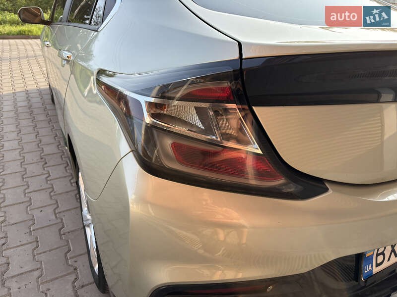 Хэтчбек Chevrolet Volt 2016 в Хмельницком