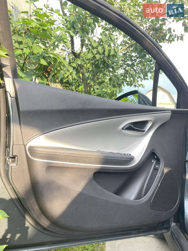 Хэтчбек Chevrolet Volt 2013 в Буче