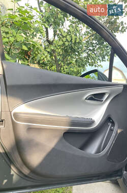 Хэтчбек Chevrolet Volt 2013 в 
