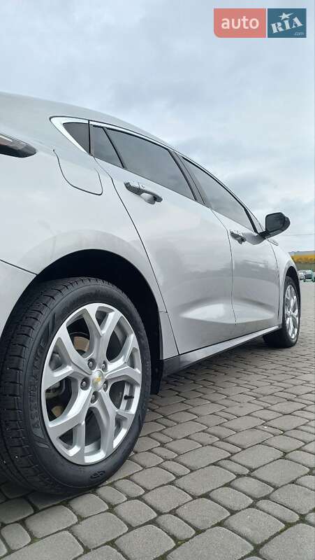 Хэтчбек Chevrolet Volt 2016 в Запорожье