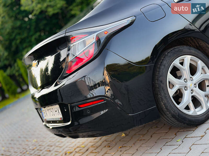 Хэтчбек Chevrolet Volt 2017 в Хмельницком
